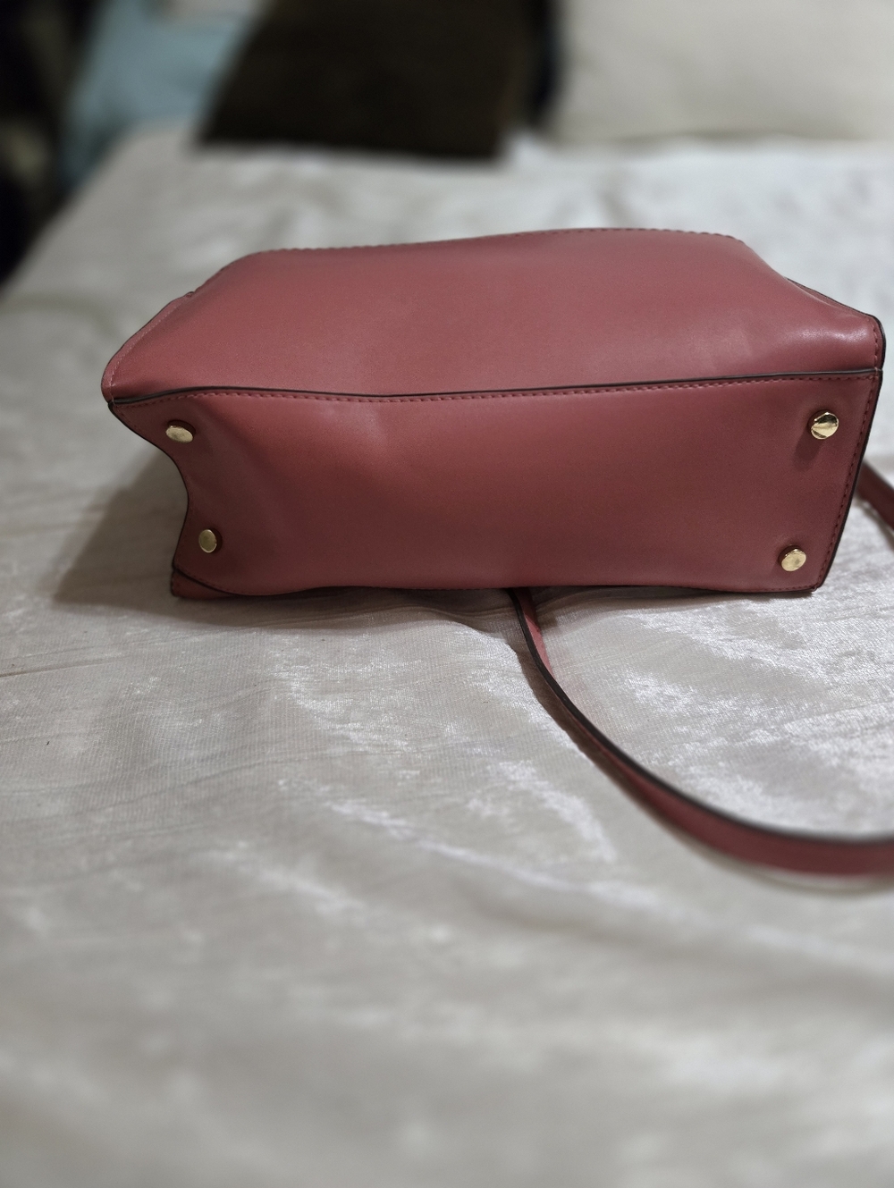 Elegant Rose-Pink  Faux Leather Top-Handle Crossbody Bag . - Picture 4 of 7